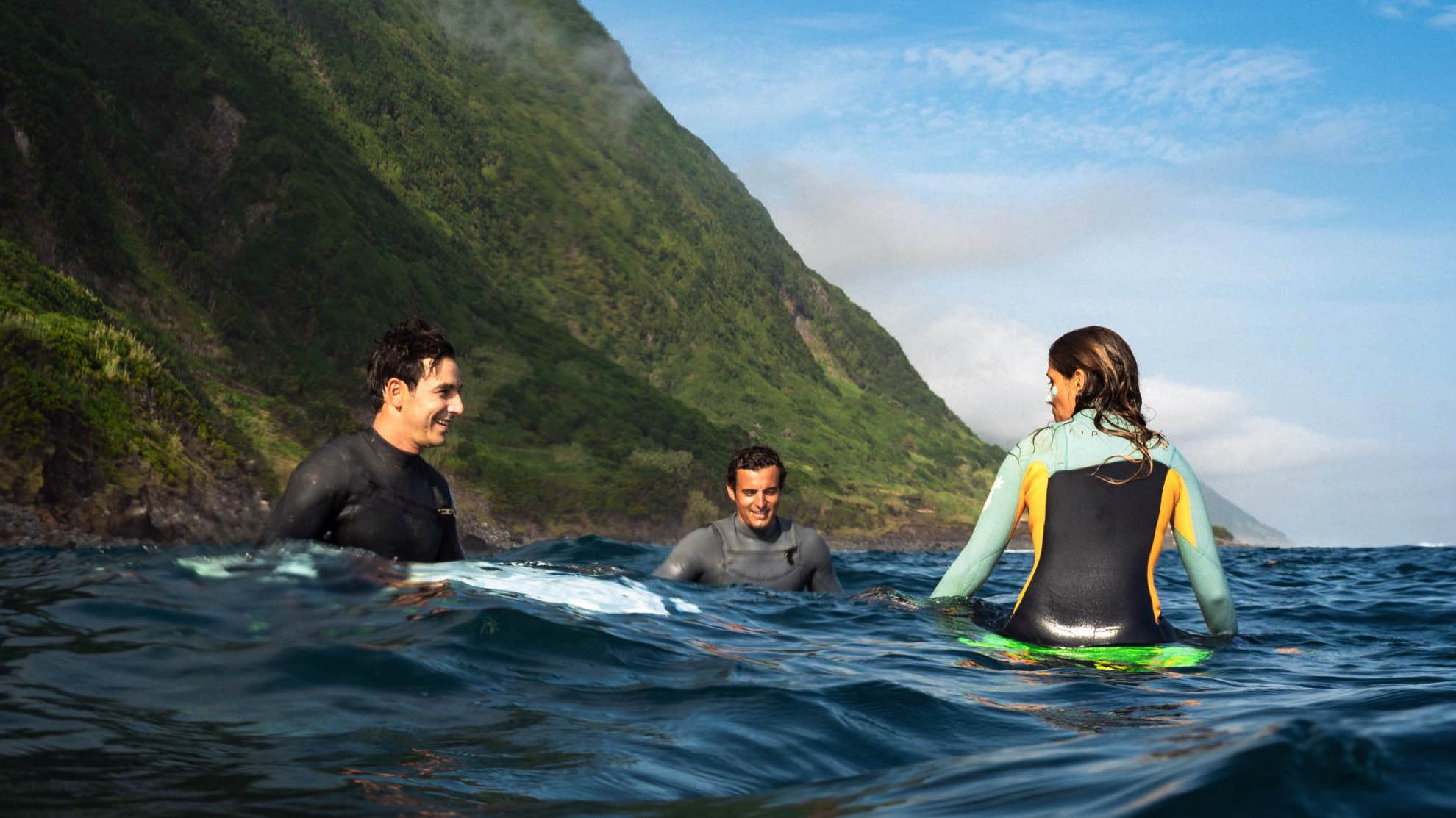 Fajã Santo Cristo surfing with friends